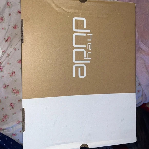 Hey Dude Women's Shoes - Picture 2 of 8